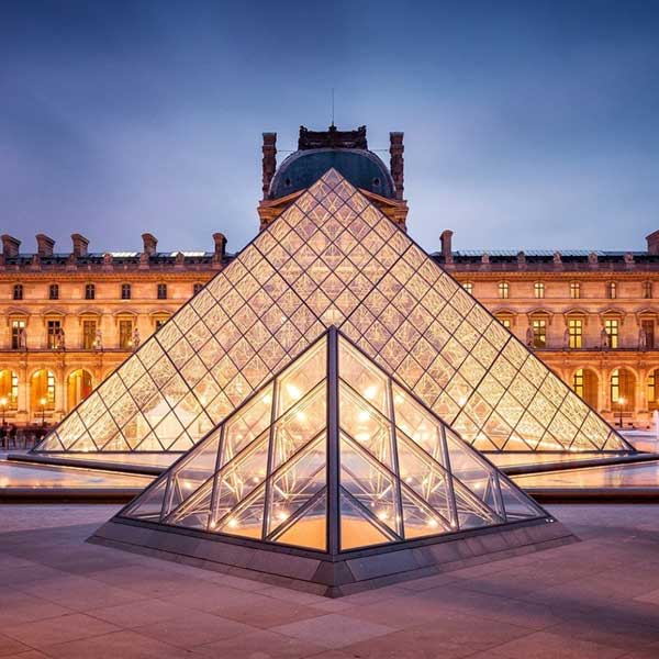Louvre-600x600px